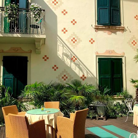 Sembenini Palace Riva del Garda Exteriér fotografie