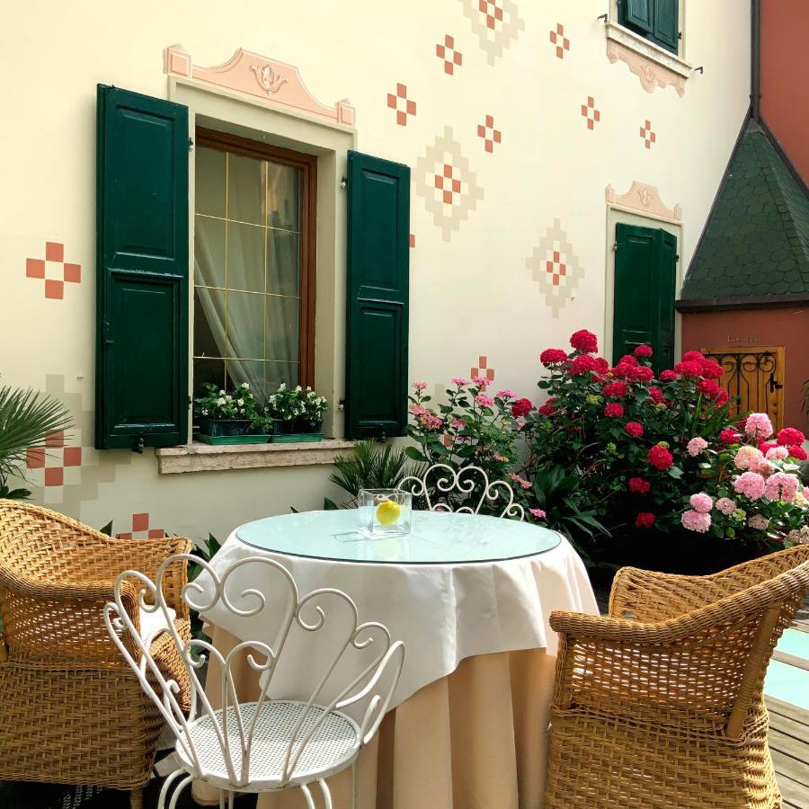 Sembenini Palace Riva del Garda Exteriér fotografie