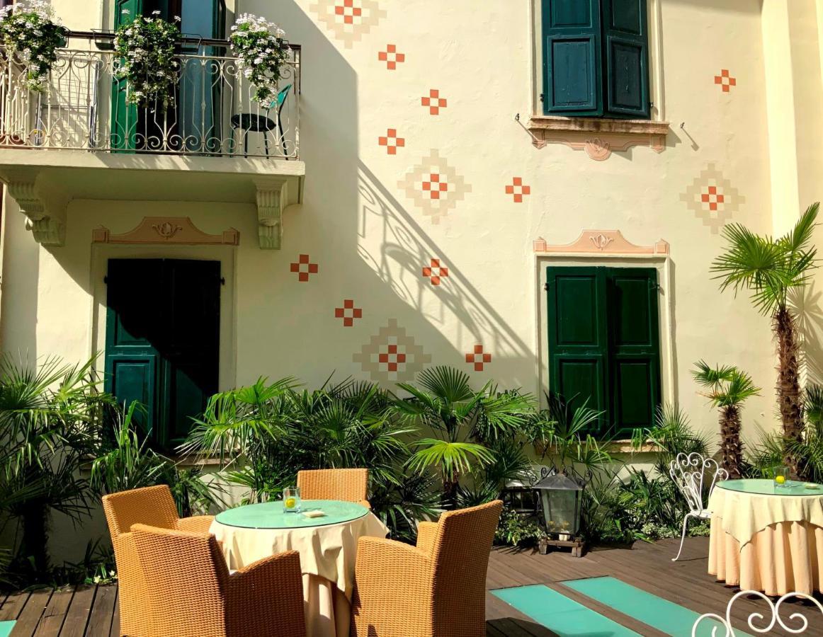 Sembenini Palace Riva del Garda Exteriér fotografie