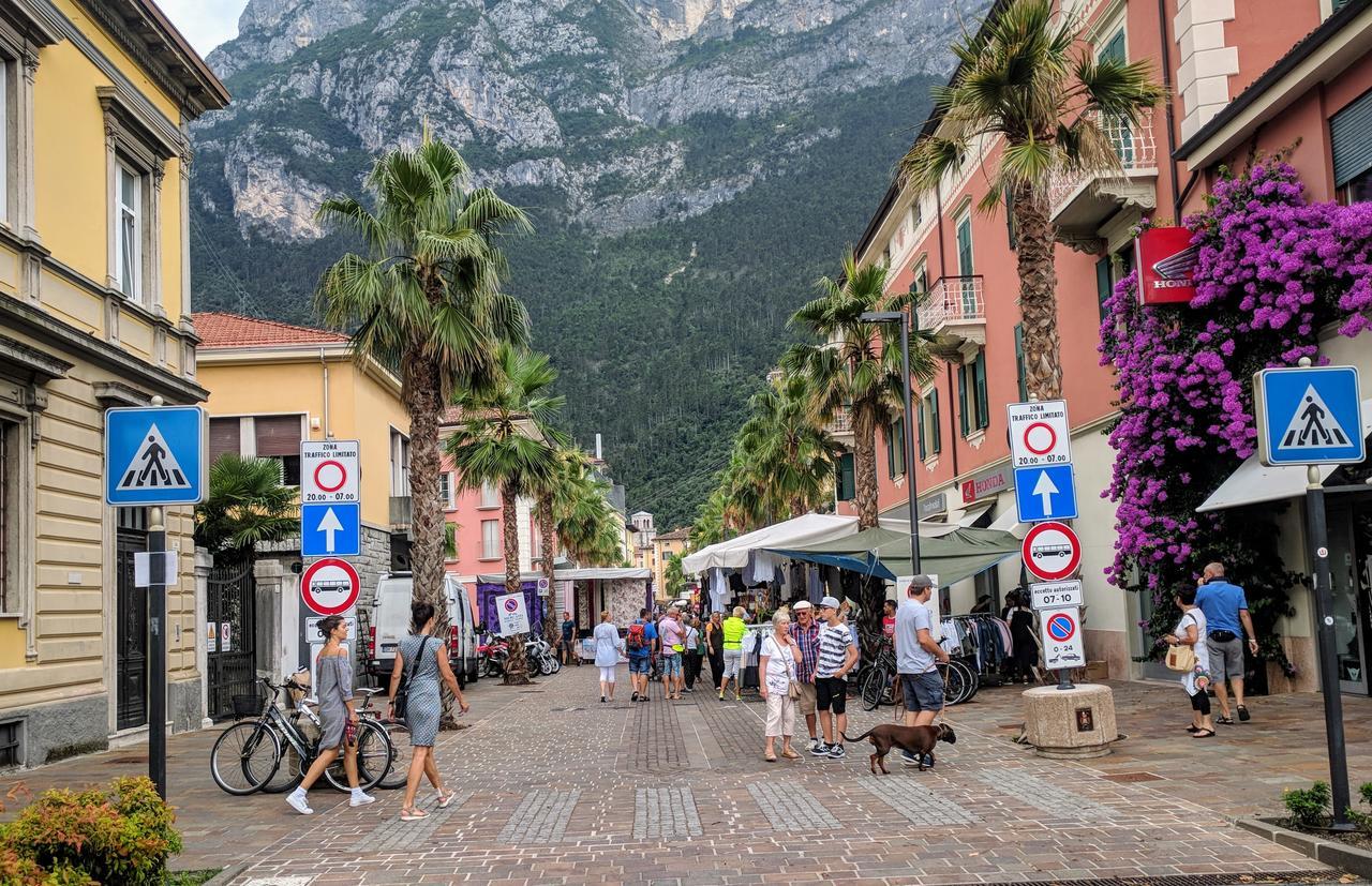 Sembenini Palace Riva del Garda Exteriér fotografie